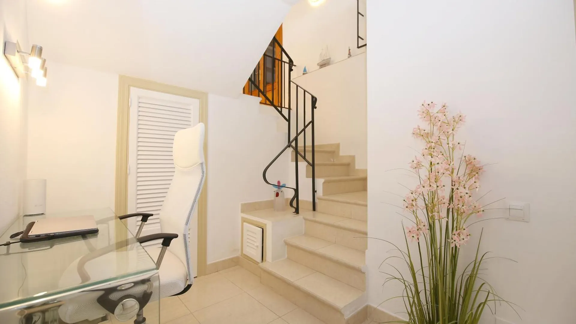 Estepona West Family Villa Mostaza