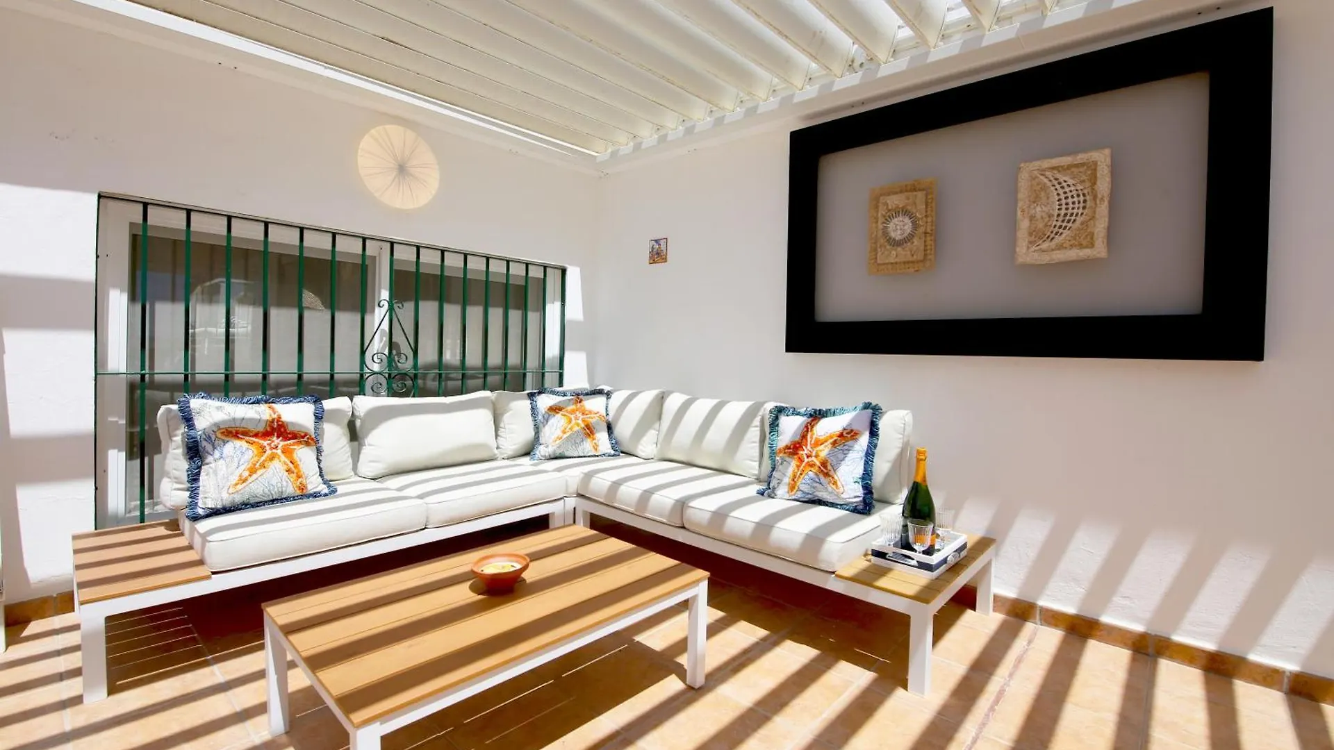 Estepona West Family Villa Mostaza 0*,